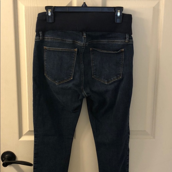 Gap Maternity 6 / 28 Short - Picture 4 of 4